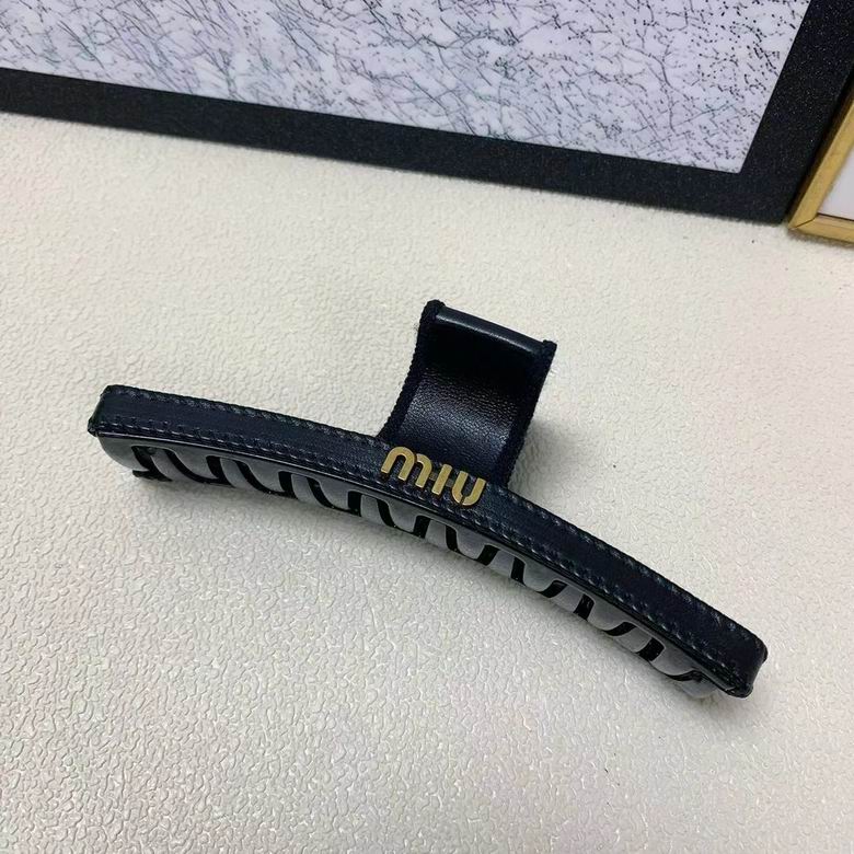 MiuMiu Hair Grab Clip  (4)